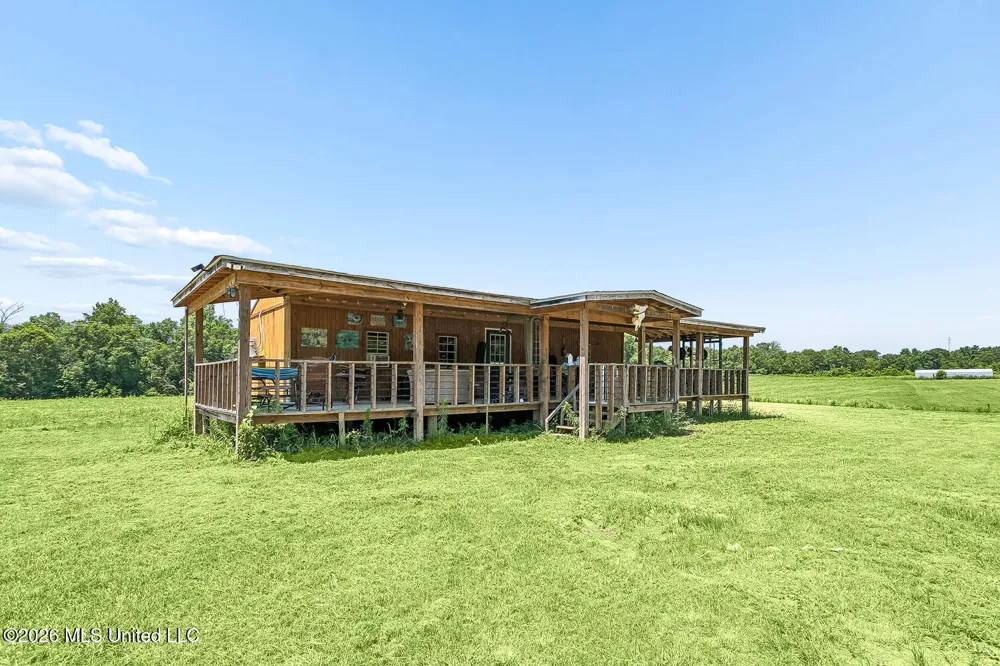 140 Sugar Creek Road Carriere, MS 39426