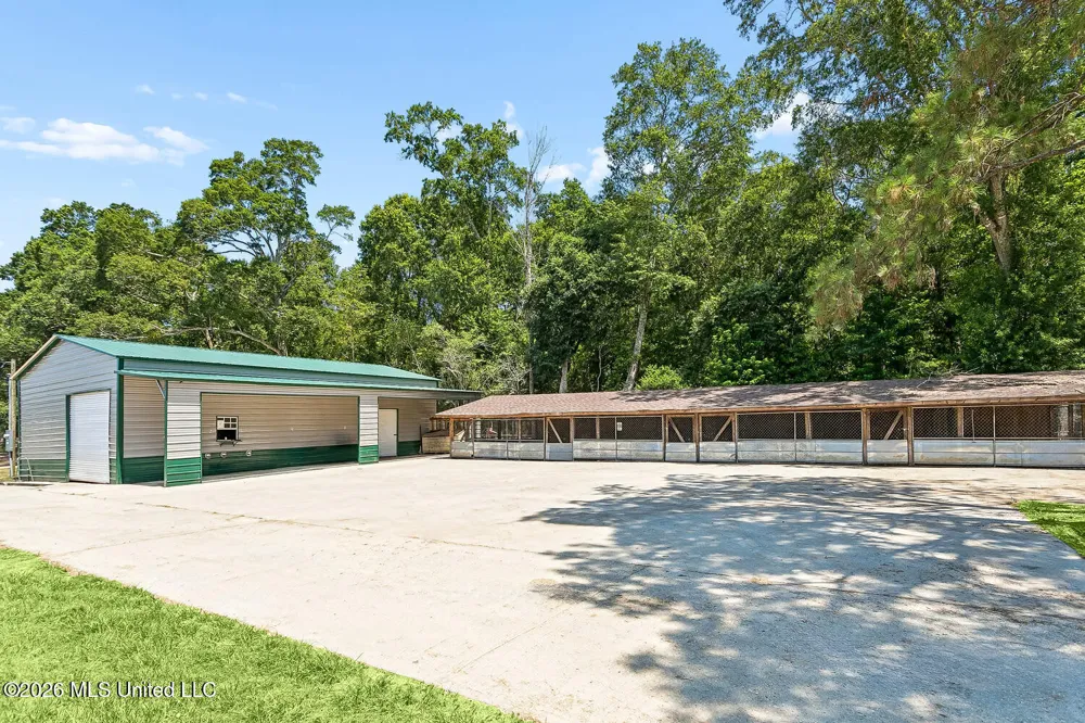 140 Sugar Creek Road Carriere, MS 39426