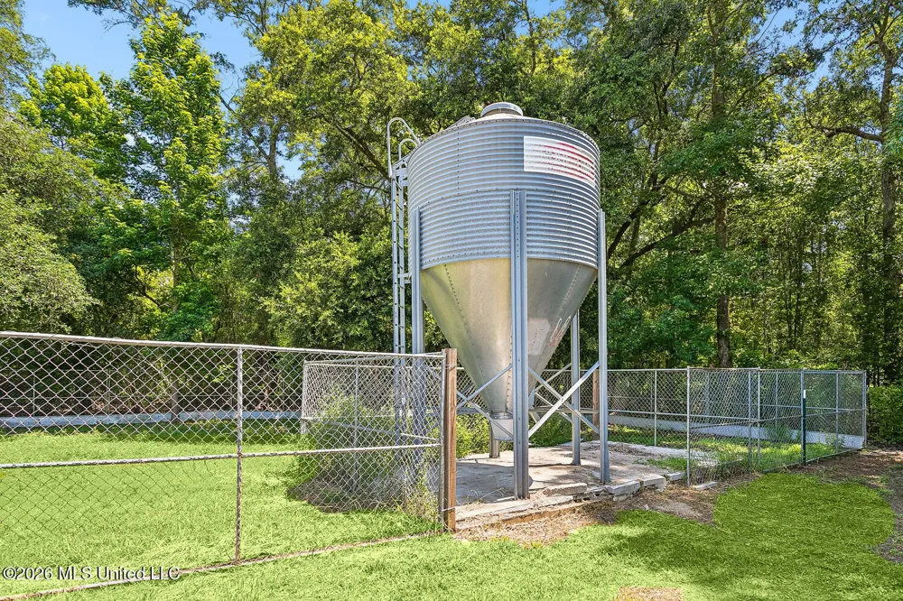 140 Sugar Creek Road Carriere, MS 39426