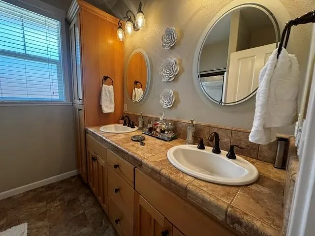 136 Cottage Circle Murphys, CA 95247