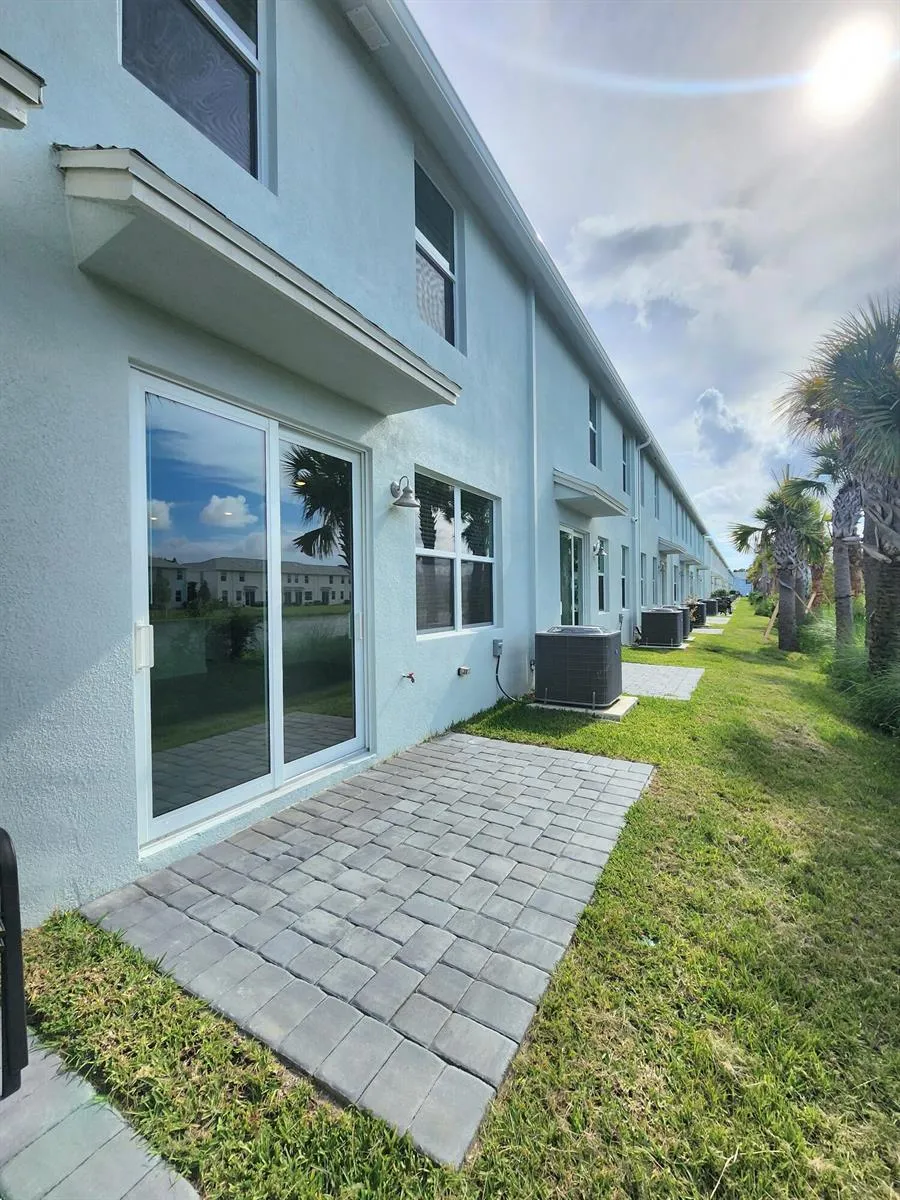 629 Salisbury Circle Fort Pierce, FL 34982