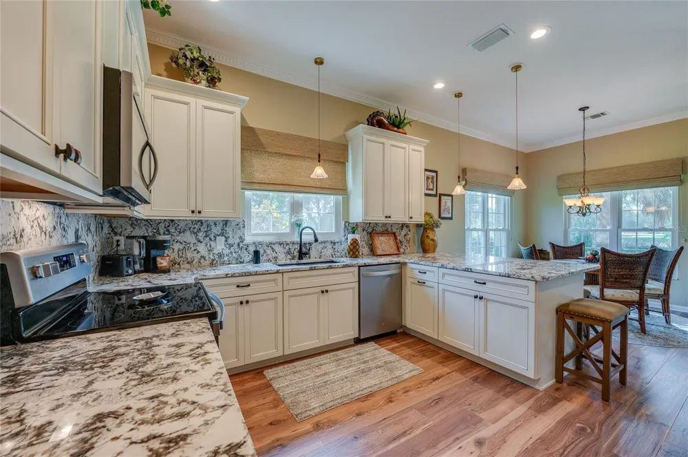 1259 AVENIDA DE LAS CASAS Lady Lake, FL 32159