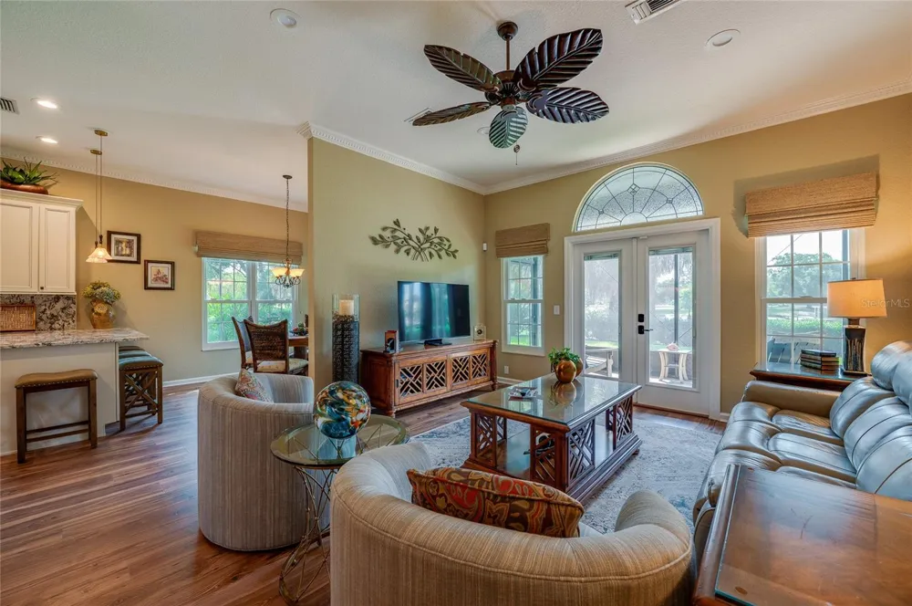 1259 AVENIDA DE LAS CASAS Lady Lake, FL 32159