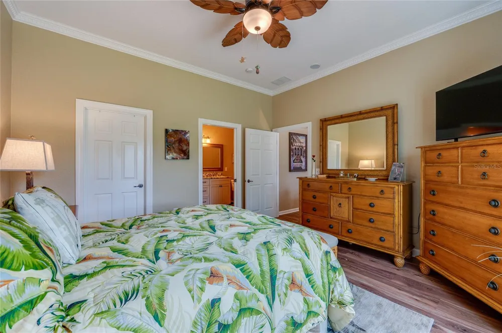 1259 AVENIDA DE LAS CASAS Lady Lake, FL 32159