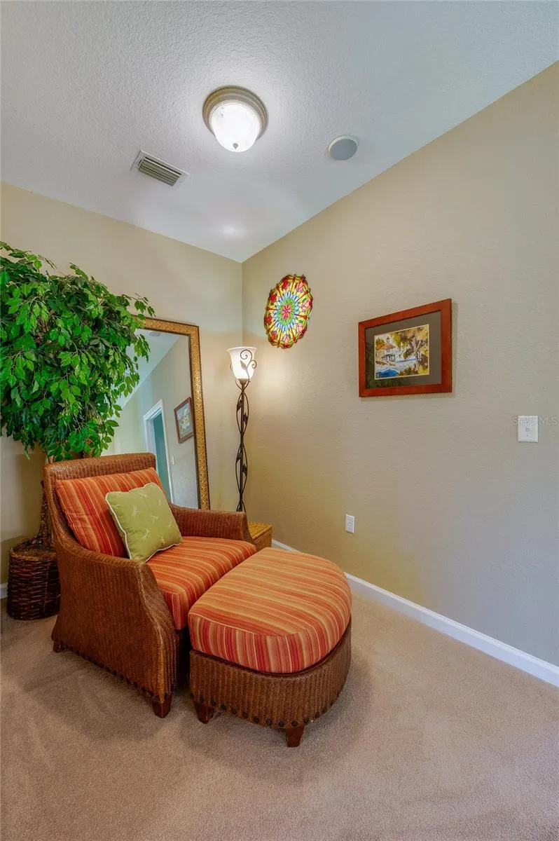 1259 AVENIDA DE LAS CASAS Lady Lake, FL 32159