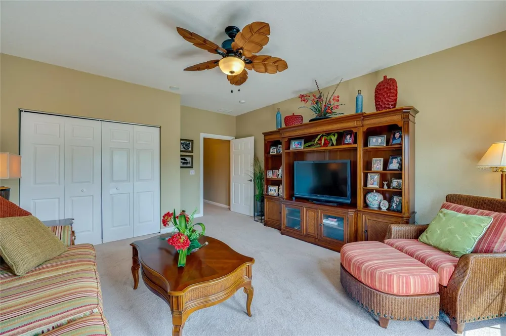 1259 AVENIDA DE LAS CASAS Lady Lake, FL 32159