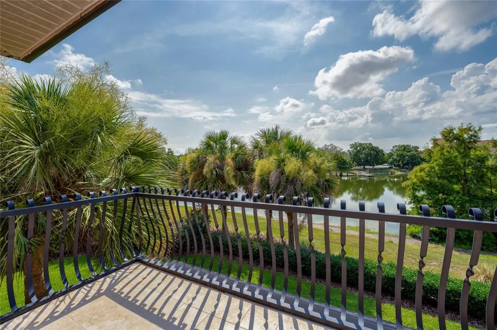 1259 AVENIDA DE LAS CASAS Lady Lake, FL 32159