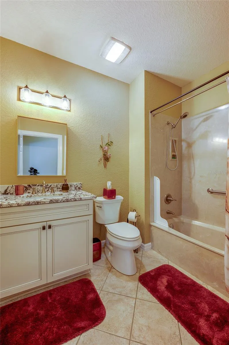 1259 AVENIDA DE LAS CASAS Lady Lake, FL 32159