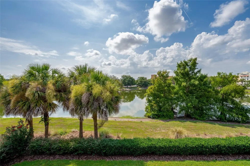 1259 AVENIDA DE LAS CASAS Lady Lake, FL 32159