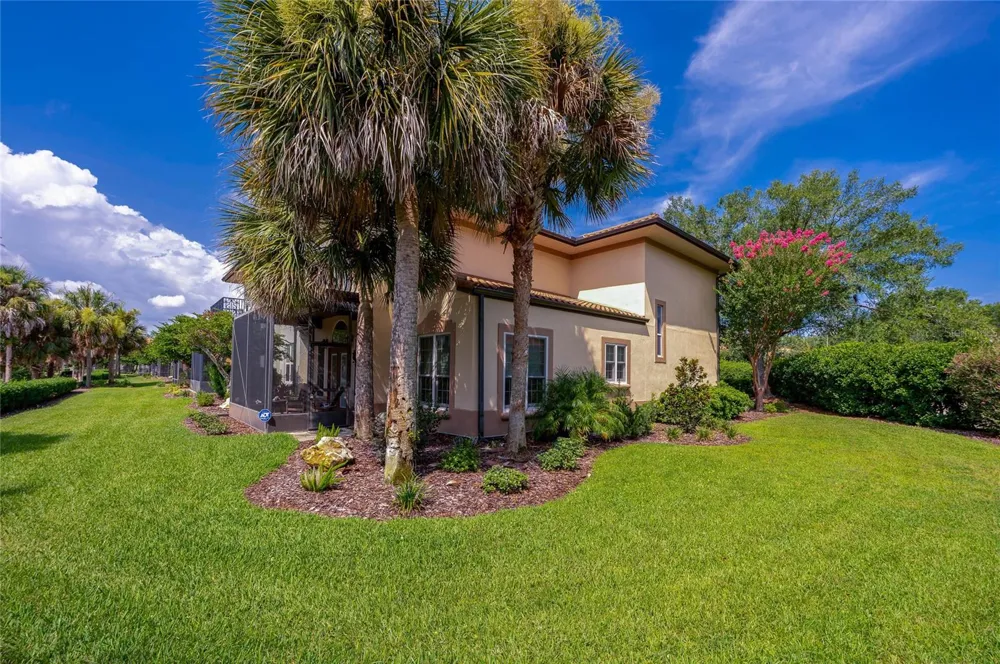 1259 AVENIDA DE LAS CASAS Lady Lake, FL 32159