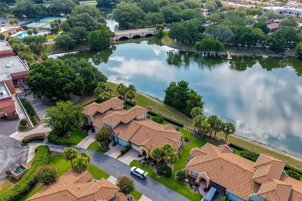 1259 AVENIDA DE LAS CASAS Lady Lake, FL 32159