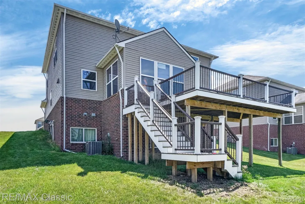 29949 Macintosh Lane Lyon Charter Township, MI 48165