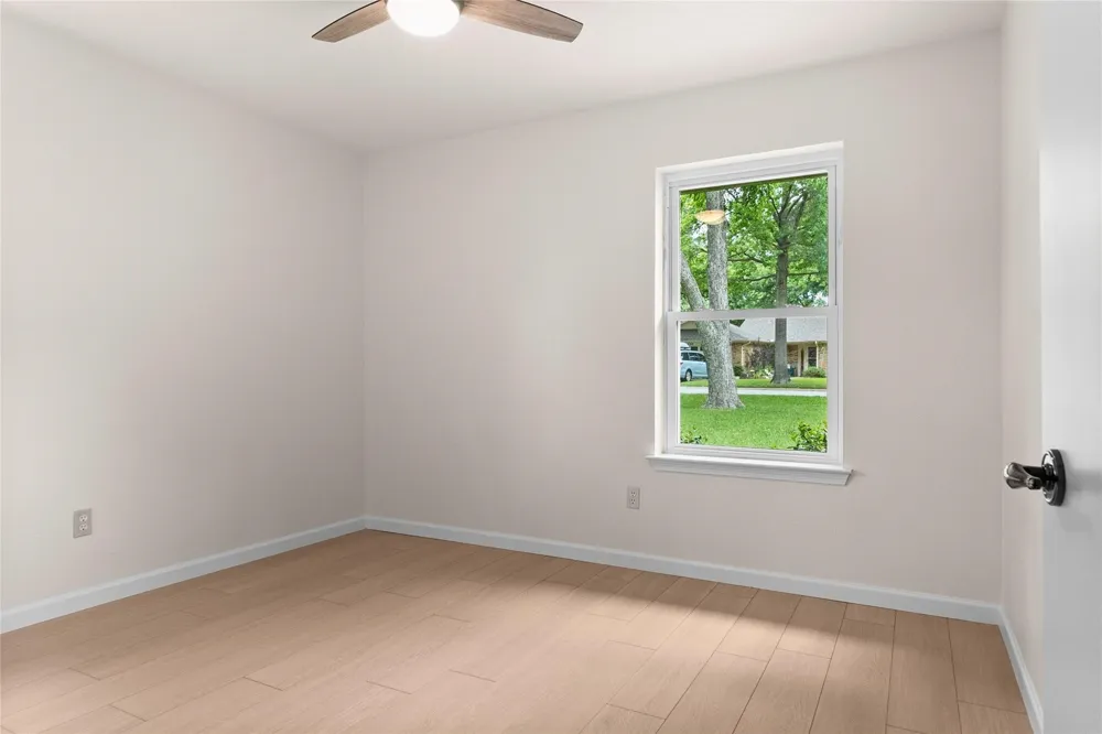 329 Stratford Drive Hurst, TX 76054