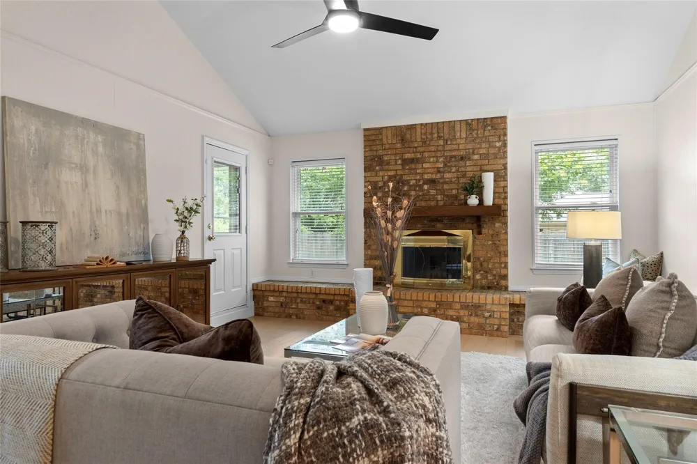 329 Stratford Drive Hurst, TX 76054