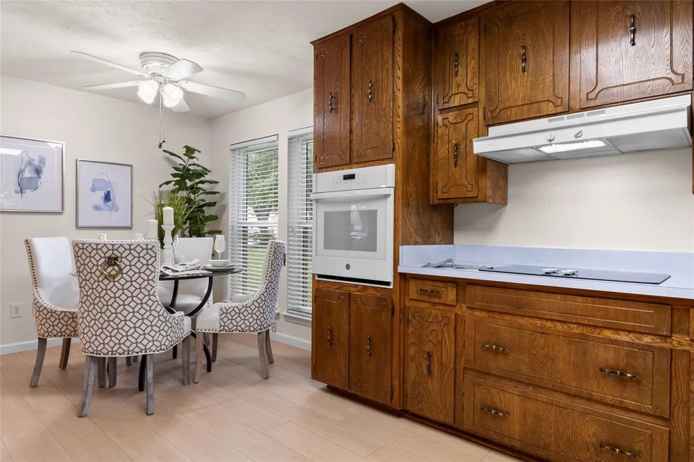 329 Stratford Drive Hurst, TX 76054
