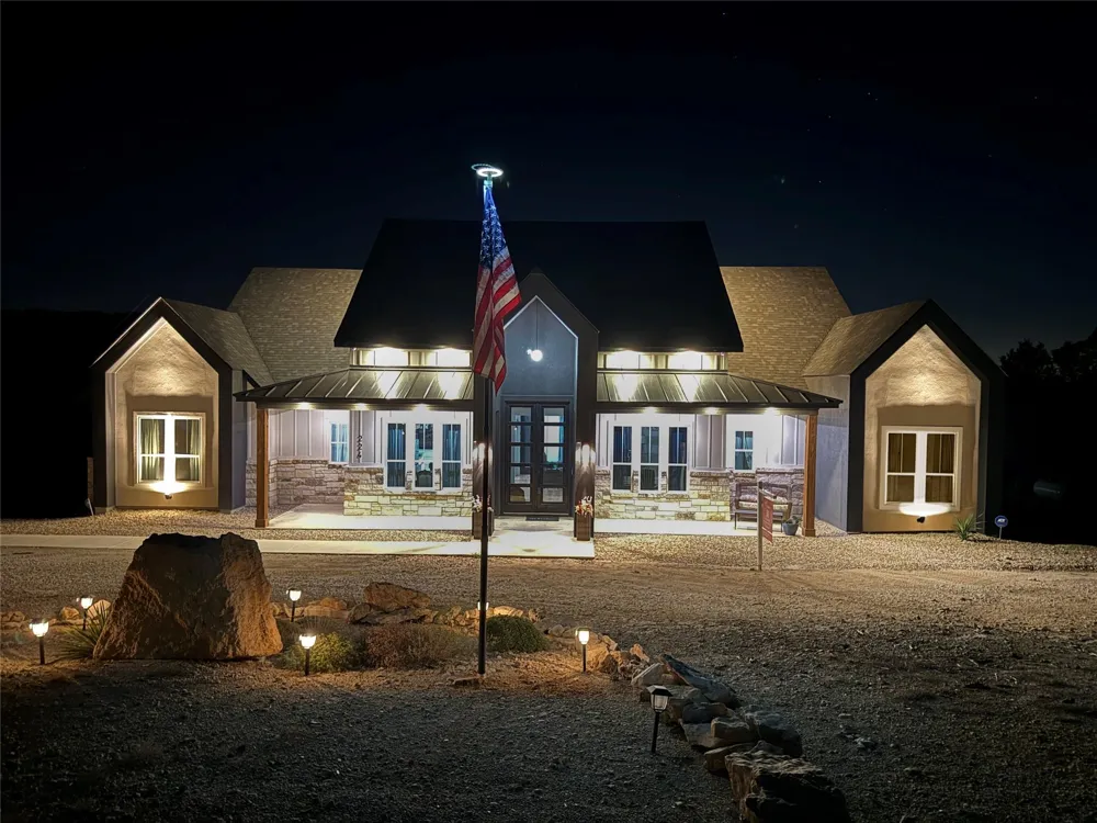 224 Kellog Fischer, TX 78623