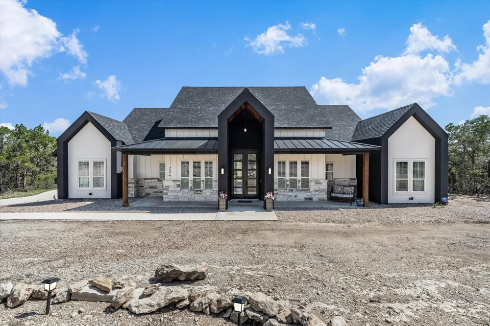 224 Kellog Fischer, TX 78623
