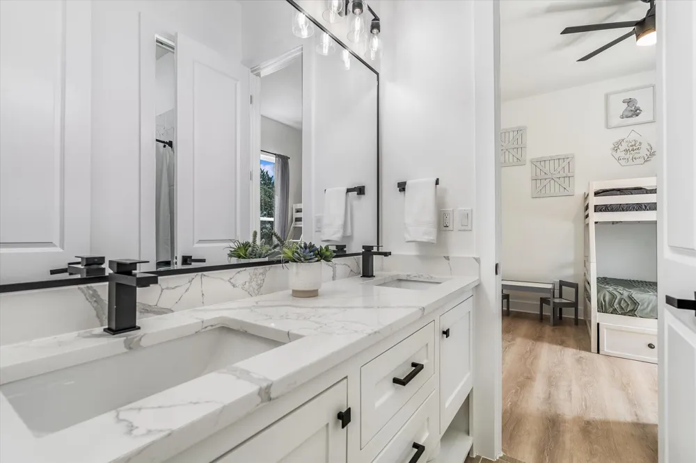 224 Kellog Fischer, TX 78623