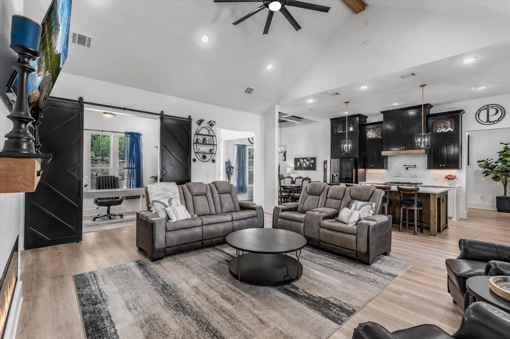 224 Kellog Fischer, TX 78623