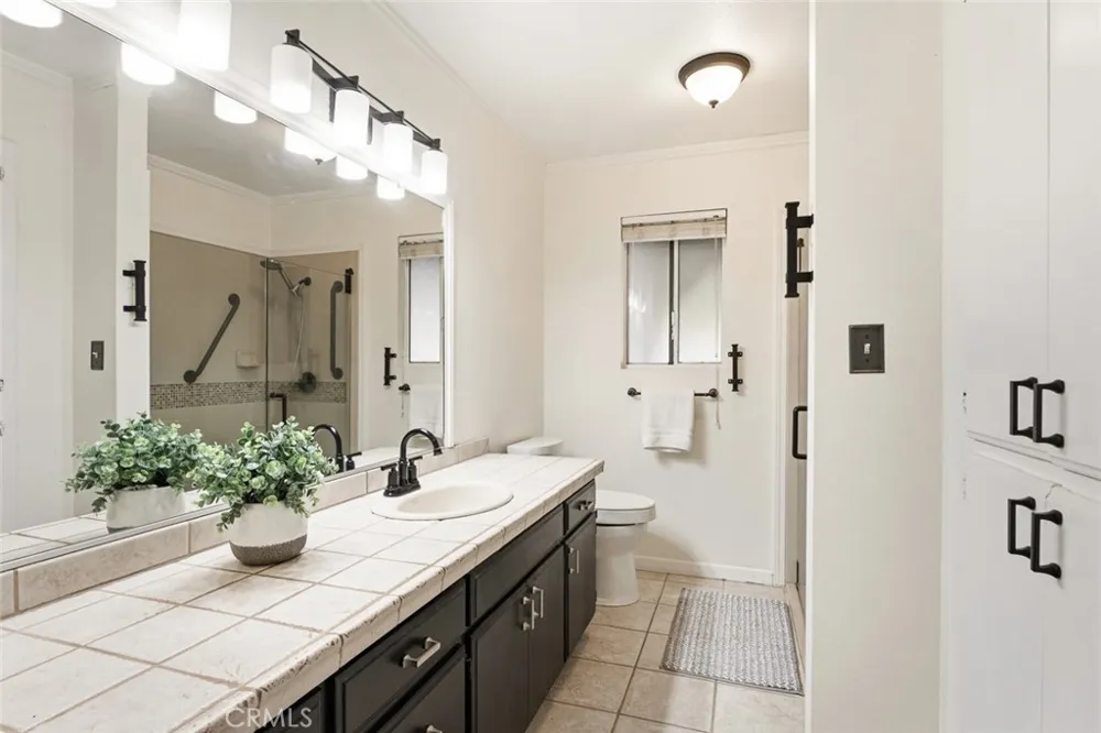 8960 East Redwood Valley, CA 95470