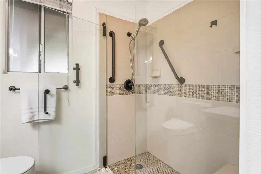 8960 East Redwood Valley, CA 95470