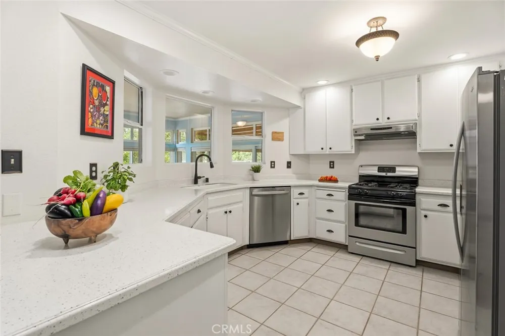 8960 East Redwood Valley, CA 95470
