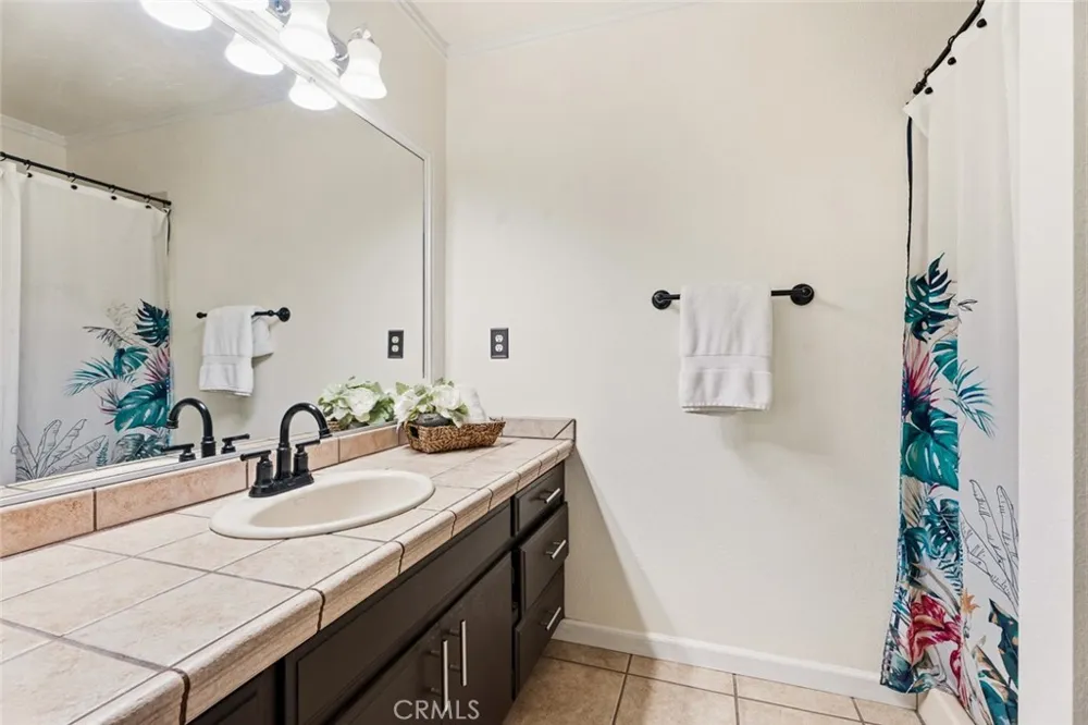 8960 East Redwood Valley, CA 95470