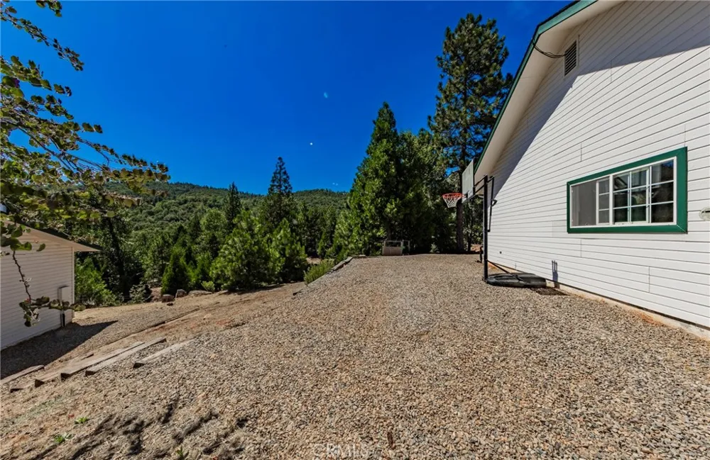 53235 Finegold Creek Court North Fork, CA 93643