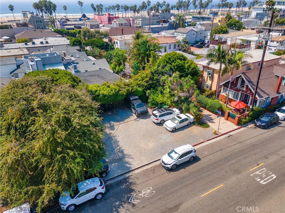 42 19th Avenue Venice, CA 90291