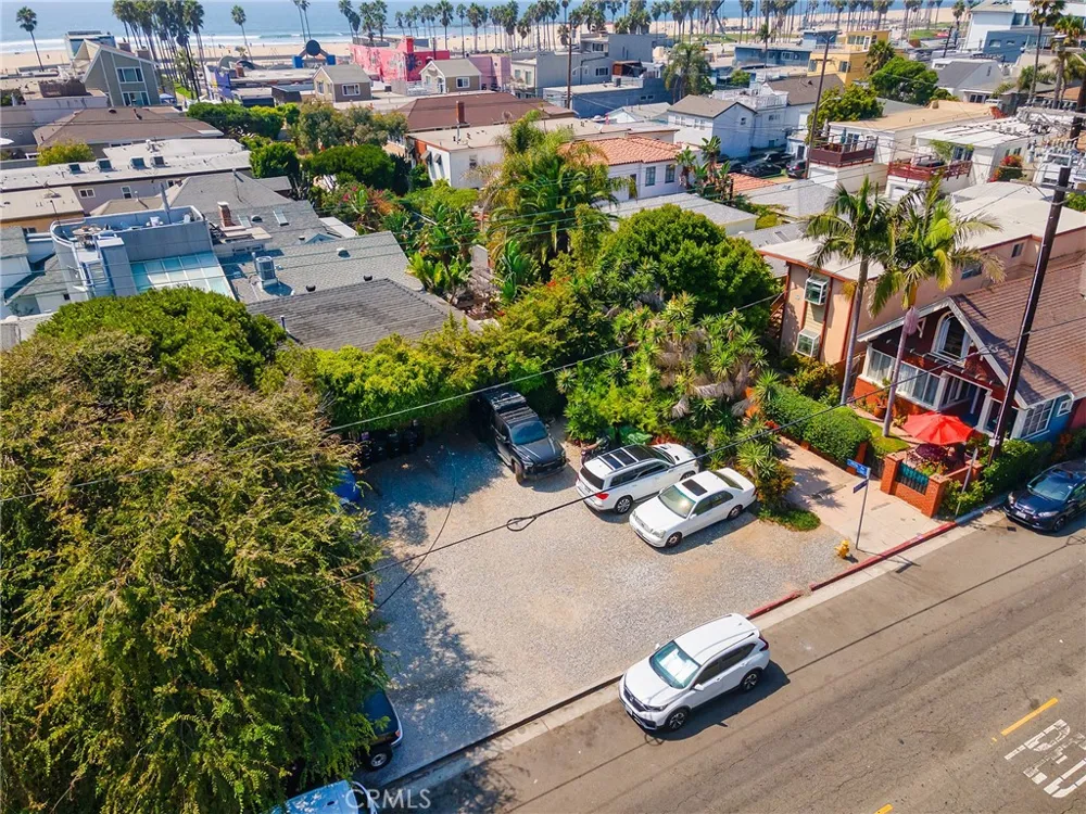 42 19th Avenue Venice, CA 90291