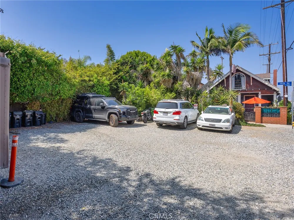 42 19th Avenue Venice, CA 90291