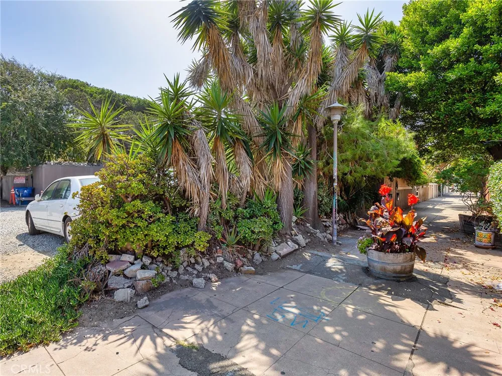 1909 Pacific Avenue Venice, CA 90291