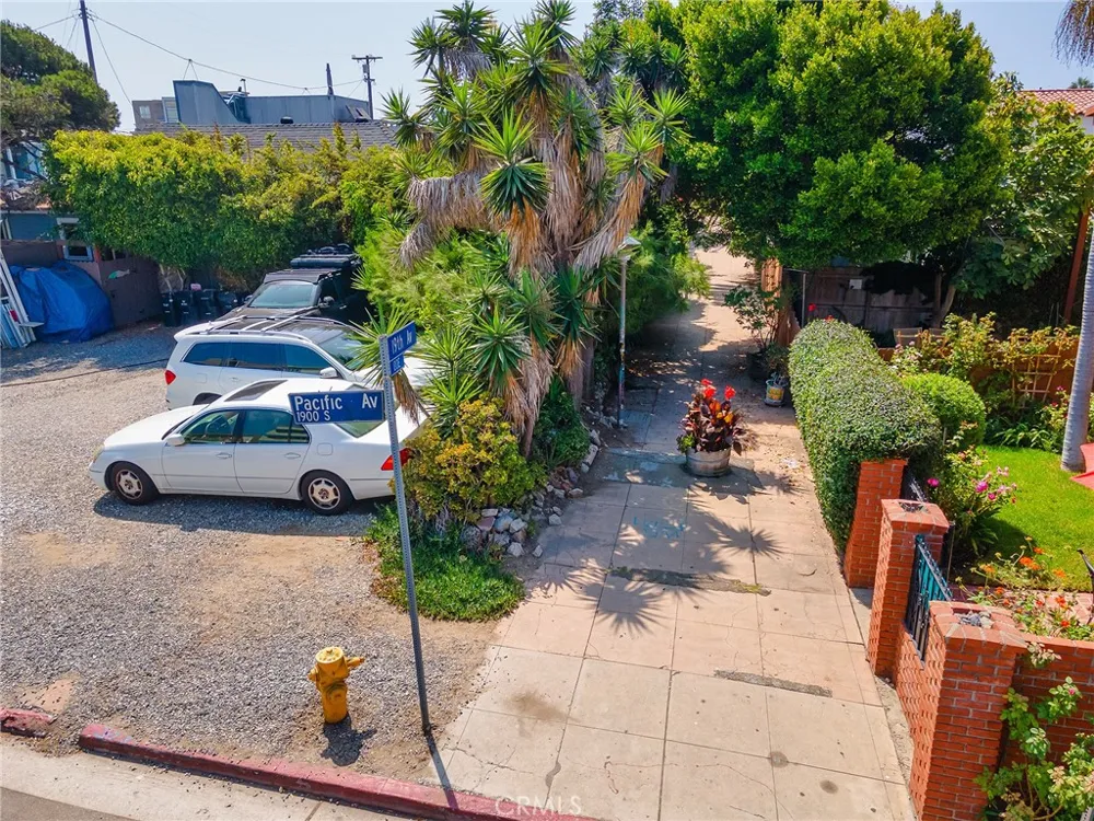 1909 Pacific Avenue Venice, CA 90291