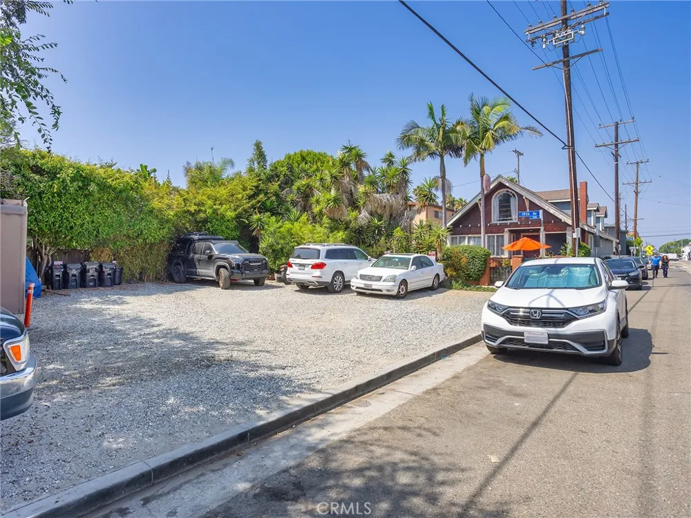 1909 Pacific Avenue Venice, CA 90291