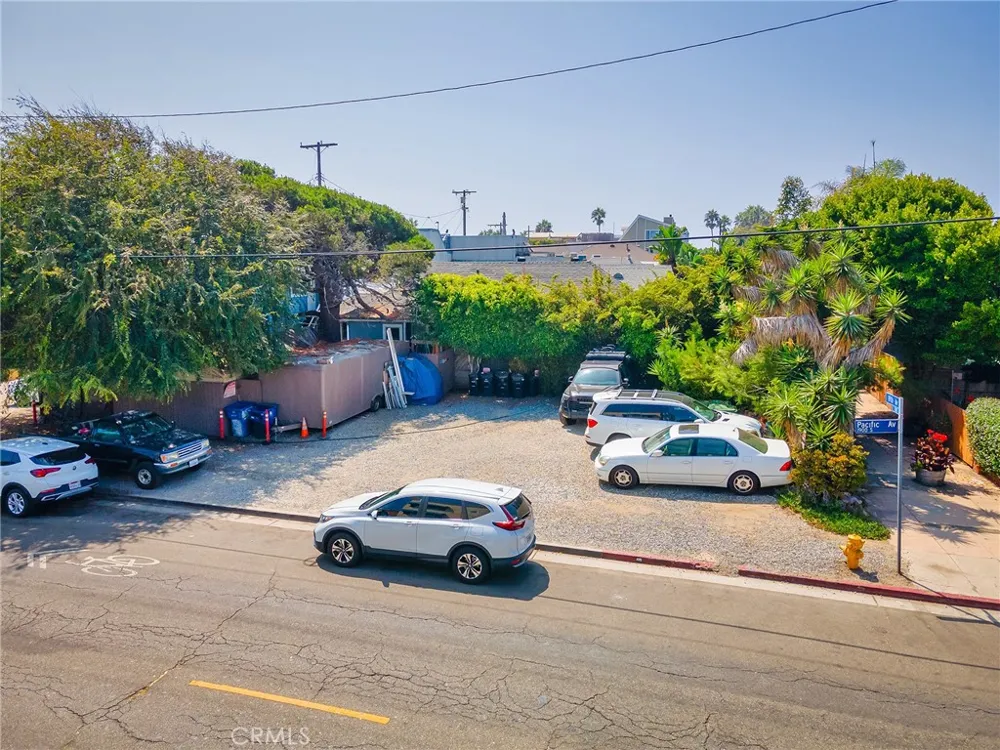 1909 Pacific Avenue Venice, CA 90291