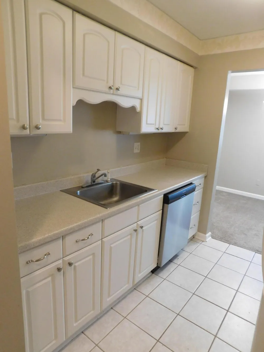 30042 W 12 Mile Road #52 Farmington Hills, MI 48334