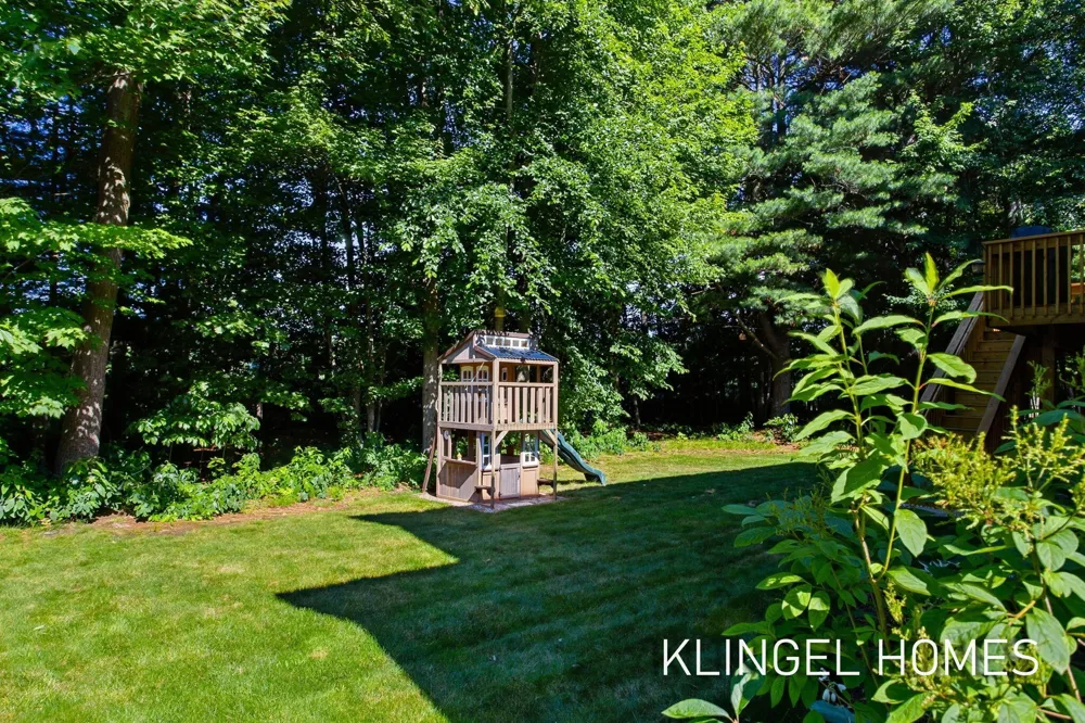 16373 W Willow Drive Spring Lake, MI 49456