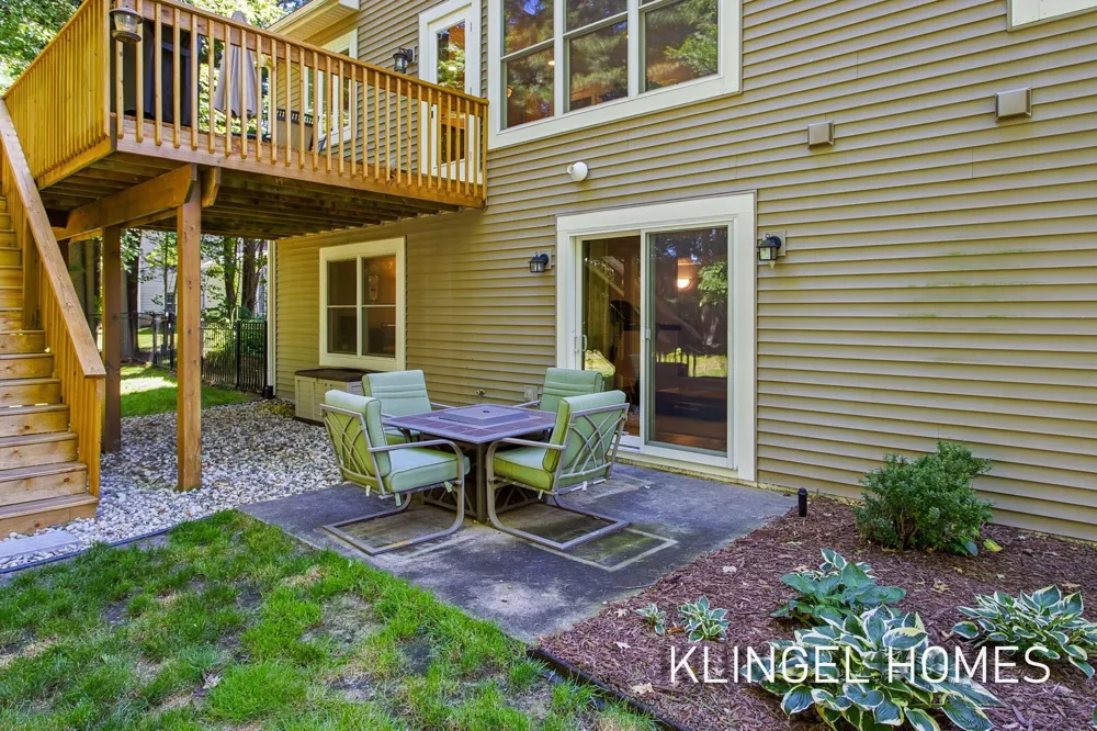 16373 W Willow Drive Spring Lake, MI 49456