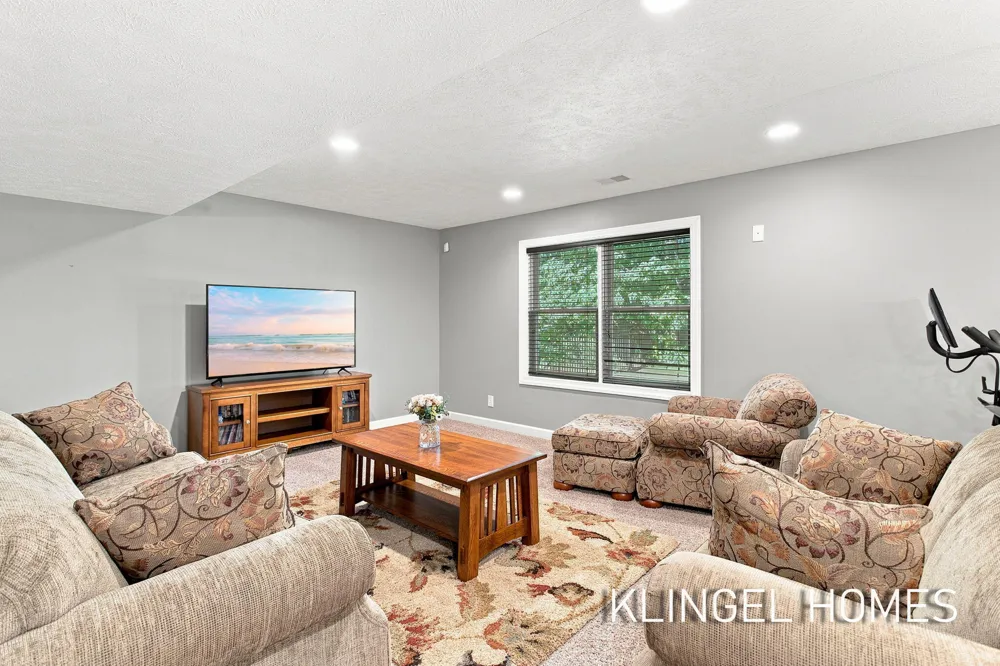 16373 W Willow Drive Spring Lake, MI 49456