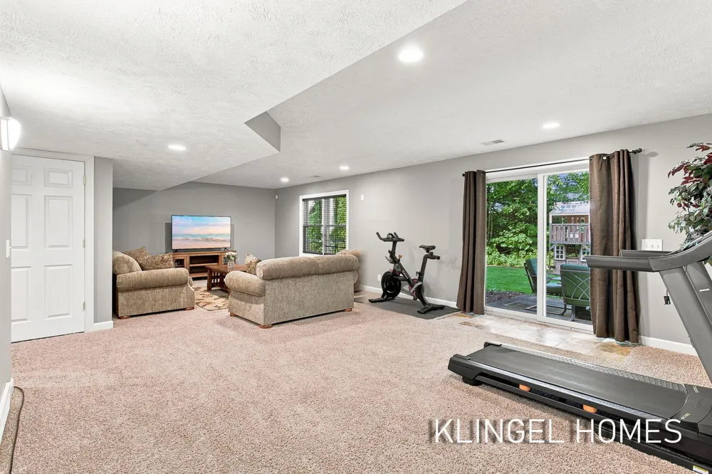 16373 W Willow Drive Spring Lake, MI 49456