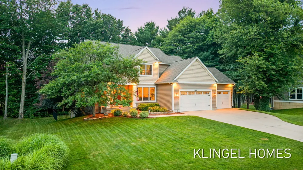 16373 W Willow Drive Spring Lake, MI 49456