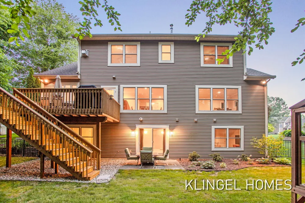 16373 W Willow Drive Spring Lake, MI 49456
