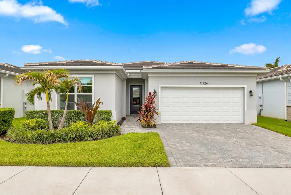 11724 SW Aquila Way Port St. Lucie, FL 34987