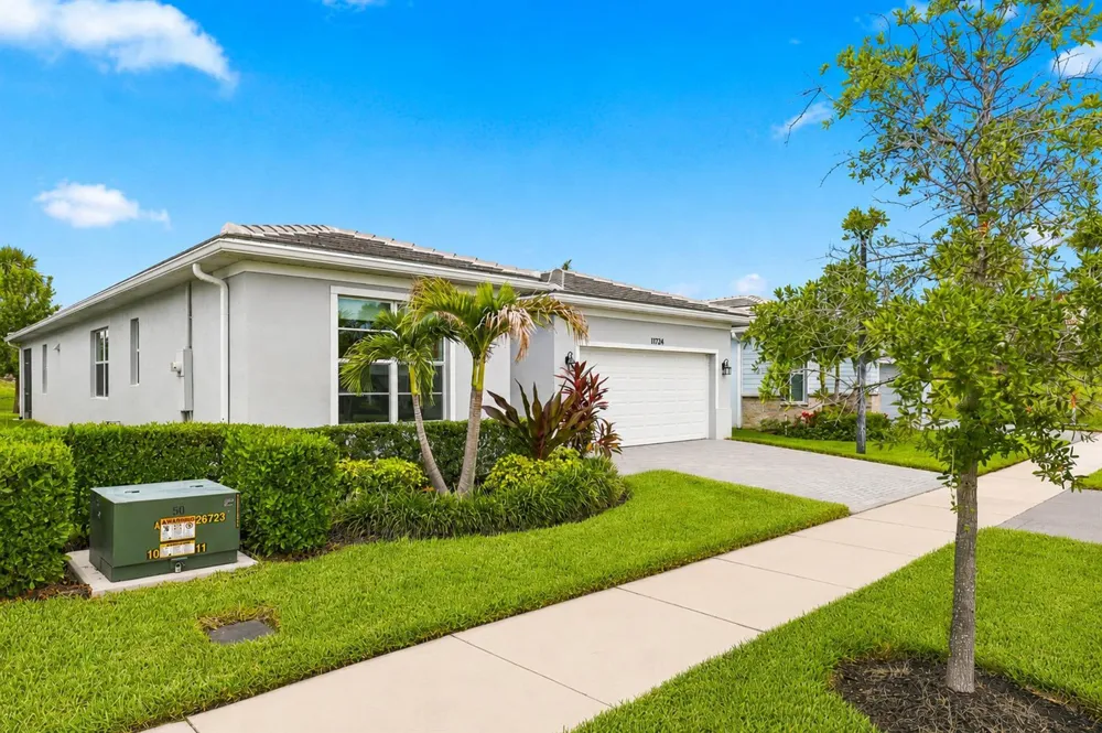 11724 SW Aquila Way Port St. Lucie, FL 34987