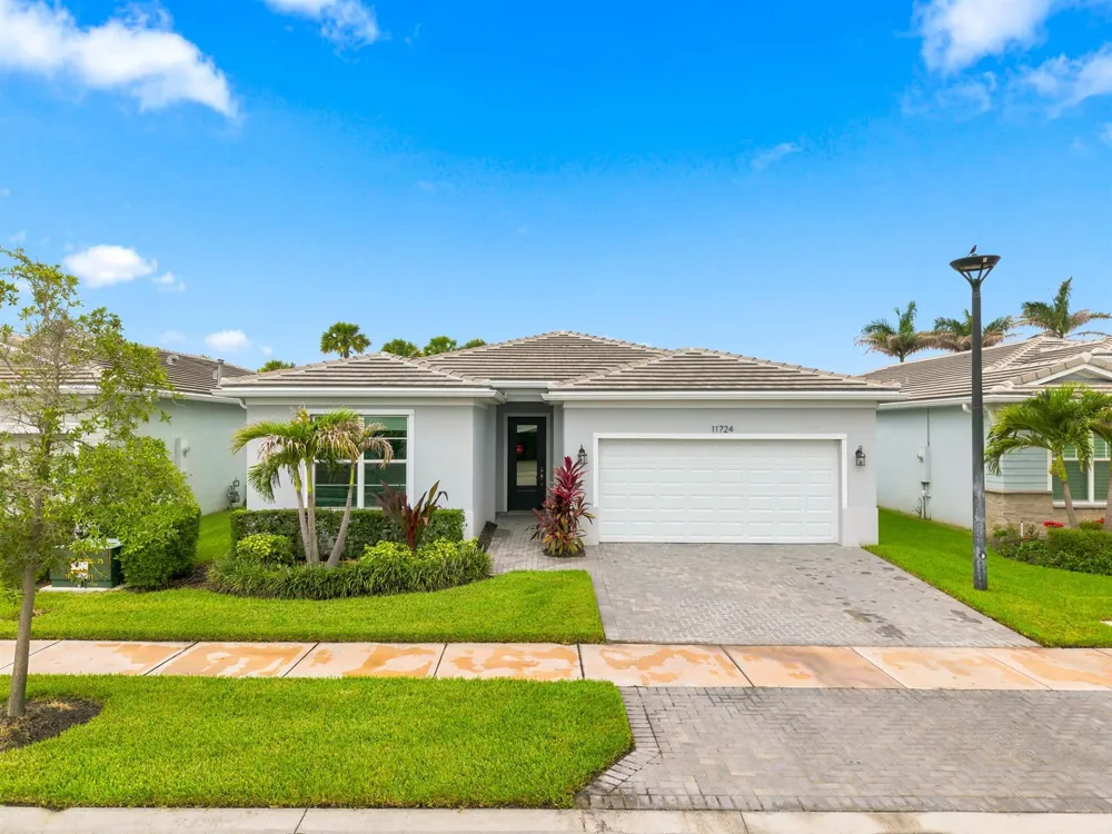 11724 SW Aquila Way Port St. Lucie, FL 34987