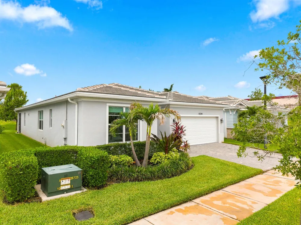 11724 SW Aquila Way Port St. Lucie, FL 34987