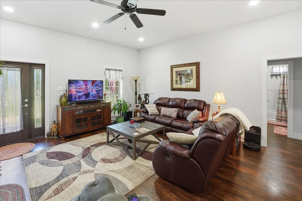 12800 County Road 1311 Malakoff, TX 75148