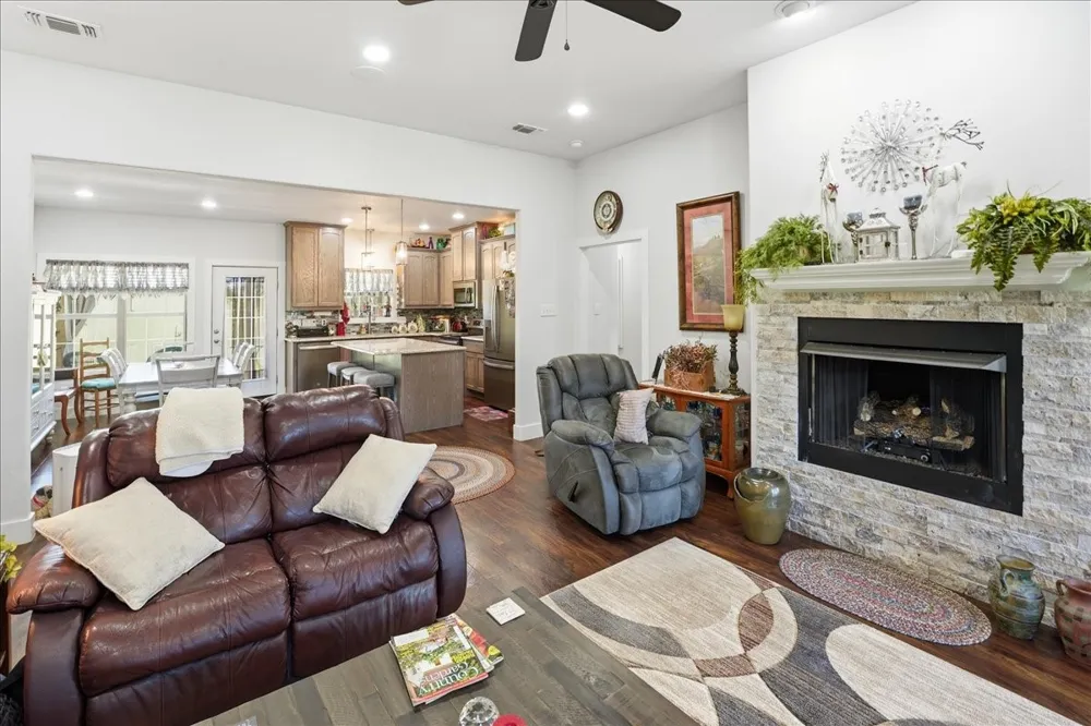 12800 County Road 1311 Malakoff, TX 75148