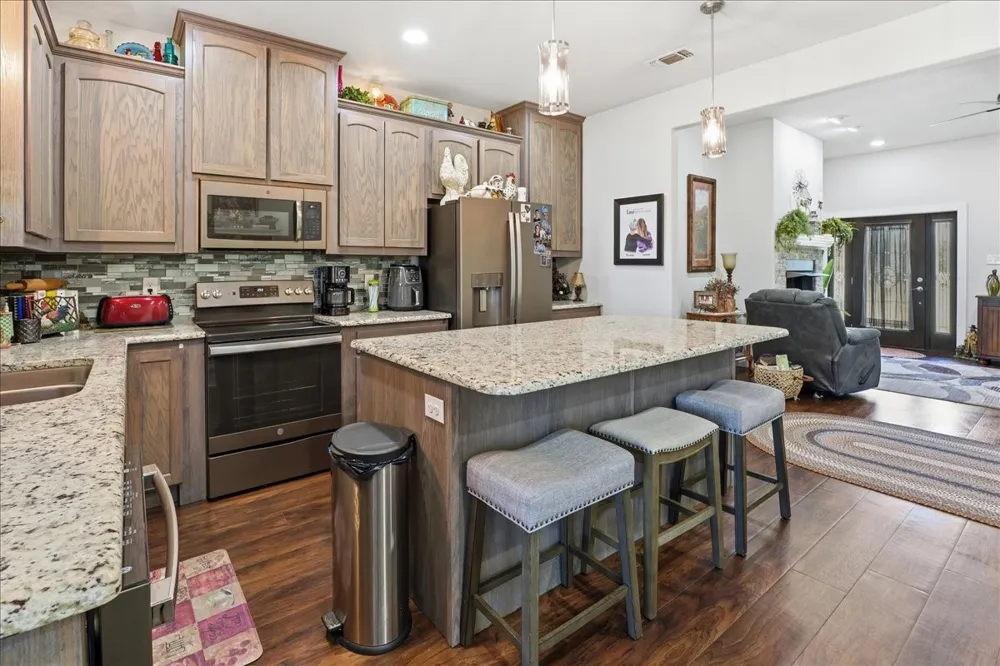 12800 County Road 1311 Malakoff, TX 75148