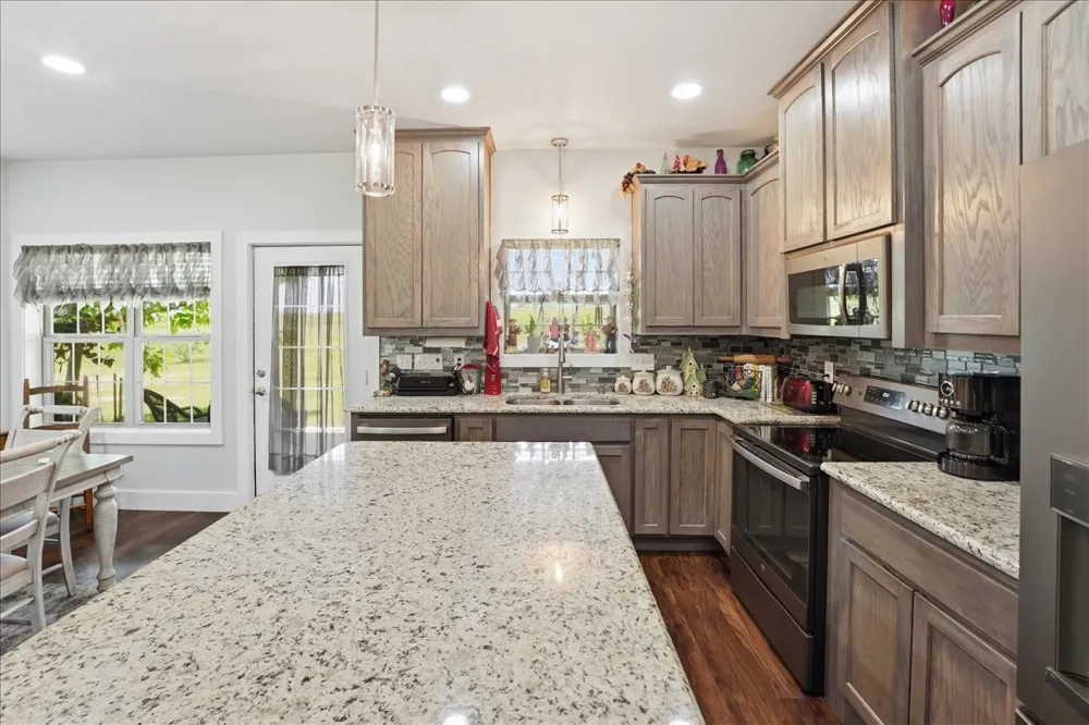 12800 County Road 1311 Malakoff, TX 75148